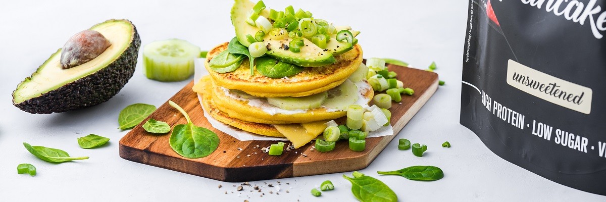 Herzhafte Fit Pancakes mit Avocado