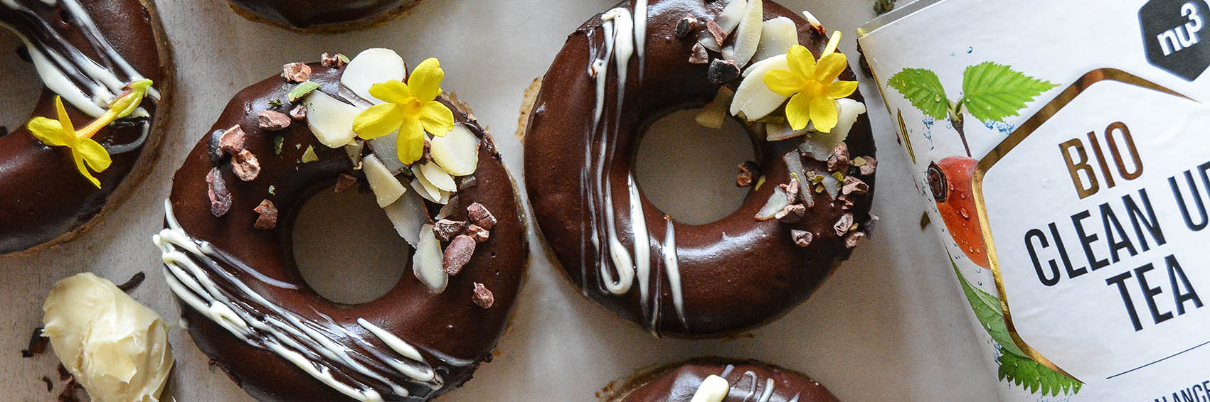 Schoko-Donuts mit Kakaoglasur
